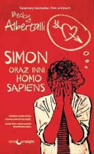 Światowy bestseller, na podstawie którego nakręcono film „Twój Simon”! Zabawna i urocza powieść dla czytelników od lat nastu do stu. Pełna humoru i niezwykle wzruszająca historia o dojrzewaniu i wychodzeniu z szafy współczesnego nastolatka – opakowana w historię nieporadnej pierwszej miłości – to zwalający z nóg debiut Becky Albertalli. Jeżeli lubicie niebanalne, zabawne i lekkie historie z mądrym przekazem, jeżeli nie boicie się kontrowersyjnych tematów i doceniacie wartościową literaturę, jeżeli kochacie uroczych, absolutnie niepowtarzalnych bohaterów literackich – koniecznie musicie poznać Simona Spiera i jego historię. Historię, której przekaz jest prosty - Każdy zasługuje wielką miłość. Ukrywający swoją orientację seksualną szesnastoletni Simon Spier uważa, że miejsce dramatów jest na scenie teatralnej. Jednak kiedy napisana przez niego wiadomość mailowa wpada w niepowołane ręce, pojawia się ryzyko, że jego wielki sekret ujrzy nagle światło dzienne. Simon pada ofiarą szantażu: jeśli nie zostanie swatem dla klasowego błazna