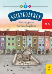 Książkożercy to trzypoziomowa seria przeznaczona dla dzieci, które rozpoczynają swoją przygodę z czytaniem, zapewniająca: • przyjemne wprowadzenie w świat liter, słów i zdań; • pełne humoru historie o sympatycznych bohaterach; • wesołe ilustracje ułatwiające zrozumienie tekstu; • pytania umożliwiające sprawdzenie umiejętności czytania ze zrozumieniem; • opiekę merytoryczną metodyka i językoznawcy z Uniwersytetu Warszawskiego. Gdy pewnej wiosny w poznańskim zoo przyszły na świat młode manule stepowe, było to ogromne wydarzenie, ponieważ te dzikie koty rzadko rodzą się w niewoli. Po kilku miesiącach stało się jednak coś jeszcze bardziej nieoczekiwanego – jeden z manuli zniknął z wybiegu. W poszukiwania ulubieńca zaangażowali się wszyscy poznaniacy, jednak manul wcale nie zamierzał rezygnować z wolności. Jak to się zakończyło? Przeczytajcie!