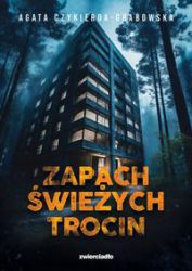 Książka wydana w serii Wielkie Litery – w specjalnym formacie z dużą czcionką dla seniorów i osób słabowidzących.

Iza jest trzydziestotrzyletnią pisarką powieści grozy i wykładowczynią na jednej z krakowskich uczelni. Gdy na skutek niefortunnego romansu ze swoim studentem traci pracę, jej w miarę poukładane życie zaczyna się sypać. Ponadto po utracie stałej posady musi opuścić wynajmowane lokum.

Z pomocą Izie przychodzi dawny kolega, który proponuje jej wynajem mieszkania pokazowego w nowo powstałym apartamentowcu na obrzeżach Warszawy.