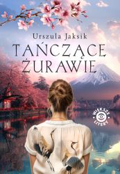 Grupa kilku obcych sobie osób wybiera się na wycieczkę do Japonii. Dla każdej z nich egzotyczna podróż jest odskocznią od osobistych problemów i szansą na zmianę dotychczasowego życia. Joanna nie potrafi otrząsnąć się z rozpaczy po porzuceniu przez narzeczonego, Emilia – ukoić bólu rozłąki z ukochanym, który studiuje za oceanem. Łucja jest znudzona przewidywalną codziennością emerytki. Sandra chce się zemścić na chłopaku, który skradł jej wielkie marzenie o podróży na Islandię. Michał, samotny i zagubiony, pod presją cioci szuka dziewczyny, a Hubert ucieka przed poczuciem, że wciąż rozczarowuje najbliższych. Przewodniczka grupy Todzia, która od wielu lat mieszka w Japonii, pod promiennym uśmiechem skrywa bolesny sekret.
Czy uczestnicy wycieczki wrócą do Polski odmienieni? Czy uda im się dokonać właściwych wyborów?