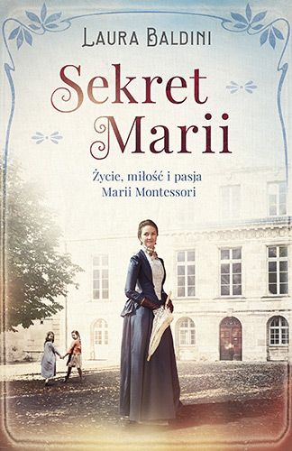 Pasjonujące losy nauczycielki, która odkryła sekret dobrego dzieciństwa

Rzym, 1896 rok. Młoda Maria Montessori rozpoczyna wymarzoną pracę na dziecięcym oddziale kliniki psychiatrycznej. Z przerażeniem odkrywa, że mali pacjenci całe dnie siedzą na łóżkach, wpatrzeni pustym wzrokiem w przestrzeń. Kiedy upiera się, żeby zapewnić im coś do zabawy, w zapomniane przez świat dzieci nagle wstępuje życie.

Inni lekarze nie mogą uwierzyć w tę przemianę. Dla Marii to moment ogromnej radości i początek światowej kariery. Ramię w ramię z wyjątkowym mężczyzną, z którym łączy ją głębokie uczucie i zawodowa pasja.