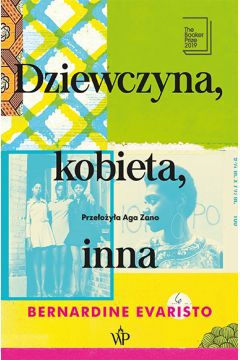 Dziewczyna, kobieta, inna - książka, na którą od dawna czekał polski Bookstagram. Bernardine Evaristo i jej powieść o kobietach, o których zazwyczaj się nie słyszy, poruszy Cię do głębi oraz skłoni do refleksji nad tym, czym jest kobiecość...

Fabuła książki skupia się na sylwetkach 12 kobiet żyjących w Wielkiej Brytanii. Każda z nich jest inna - poznamy tu bohaterki parające się najróżniejszymi zawodami, w różnym wieku, z odmiennymi motywacjami i nadziejami. Łączy je jednak kobieca siła, odwaga w podejmowaniu trudnych decyzji i to, że czegoś im w życiu brak - miłości, wiary, rodziny. Zrobią jednak wszystko, by to, czego pragną, w końcu zostało odnalezione.

Bernardine Evaristo portretuje swoje bohaterki z wyczuciem i zrozumieniem, tworząc poruszający na wskroś obraz pokazujący, jak wiele wspólnego mają ze sobą wszystkie kobiety. Przygląda się wnikliwie, na jakie trudności natrafiały kobiety z różnych warstw społecznych - autorka skupia się szczególnie na przeżyciach kobiet o ciemnym kolorze skóry.