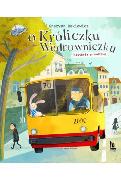 Zosia z tatą w pośpiechu wysiedli na przystanku. Drzwi autobusu zamknęły się z sykiem, pojazd ruszył - i tak Króliczek został Króliczkiem Wędrowniczkiem.

Wciśnięty w kąt, sam wśród obcych, aż ciarki przeszły po pluszowych pleckach.

Ale wokół tylu ciekawych ludzi, szybko wciągnęło Króliczka to podróżowanie.

Tymczasem Zosia rozpoczęła akcję poszukiwawczą.