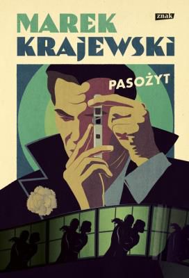 Maj 1936. W sztabie polskiego wywiadu i kontrwywiadu odkryto ślady podwójnego agenta. Każdy jego ruch to wyrok śmierci na kolejnego polskiego szpiega działającego w Związku Sowieckim. Nie wiadomo, kim jest „Pasożyt”, a wytropienie go to misja z gatunku niemożliwych. Zadania może się podjąć tylko jeden człowiek: kapitan Edward „Łyssy” Popielski. Ma zgładzić „Pasożyta”, sprawić, by zniknął bez śladu. Popielski ze swoimi najlepszymi ludźmi rusza do Warszawy, gdzie szybko ulega hipnotycznemu urokowi uwodzicielskiej Ireny, która najpewniej wie, kim jest zdrajca. We Lwowie zostają Leokadia i Rita. Edward nie zdaje sobie sprawy z niebezpieczeństwa, które grozi nastoletniej córce ze strony jego śmiertelnego wroga. A miał nadzieję, że ich ścieżki nigdy więcej się nie skrzyżują. Wszystko wskazuje na to, że ta misja nie zakończy się sukcesem. Majestatyczny Pałac Saski, rozświetlony Teatr Wielki, brud warszawskiej Starówki, wielkomiejski Lwów, urokliwy Hrebenów; wielkie damy, nieuchwytni szpiedzy i żydowscy gangsterzy, a do tego porywająca akcja i nie dająca czytelnikowi spokoju zagadka. Marek Krajewski po mistrzowsku odsłania mniej znane karty z historii służb specjalnych II Rzeczypospolitej. „Pasożyt” to jedna z najlepszych powieści w cyklu o Popielskim.