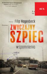 Nazywam się Hagenbeck… Filip Hagenbeck. Kim jestem? Szpiegiem. Zupełnie zwyczajnym. Przelanie moich wspomnień na papier byłoby dawniej zupełnie nie do pomyślenia. Wpajana nam od początku szkolenia zasada poufności skłaniała do pozostawania w cieniu. Pamiętam ten wykład w Kiejkutach. Swego czasu usłyszałem żale pewnej badaczki z IPN, że oficerowie wywiadu z „niesłusznych lat” nie palą się do pisania wspomnień. A przecież są ważnymi świadkami historii. Zaśmiałem się wtedy gromko. Ale kiedy bez skrupułów ujawniono Zbiór Zastrzeżony IPN, nie było mi już do śmiechu. Postanowiłem więc sam opowiedzieć swoją historię. Nie jest to praca naukowa. Nie jest to historia wywiadu cywilnego. Nie jest to też analiza polityczna ówczesnych realiów. Nie wszystko mogę ani chcę opowiedzieć. Zobaczycie, jak „zwyczajny absolwent” wpada w łapy „mafii” zwanej wywiadem.