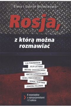 Przed rozliczeniem z wojny na Ukrainie Rosja Putina uciekła w wojnę w Syrii. Sam prezydent wydaje się bezradny wobec determinizmu swoich wcześniejszych działań, które - jak przewracające się kostki domina - popychają go dalej i dalej, powodując kolejne nieszczęścia.
Opozycja jest rozproszona i bezsilna. Narasta terror państwowy. Trwa poszukiwanie szpiegów. W ludziach myślących niezależnie władza widzi agentów wroga.
Trwa militaryzacja Rosji. Obok zbrojących się wojsk Federacji, rosną prywatne armie oligarchów, tworzone oficjalnie, jako straże przemysłowe wielkich zakładów przemysłowych. Za kim opowiedzą się w razie konfliktu wewnętrznego? Za ręką, która je karmi, czy za władzą państwową w odległej Moskwie?
Tragikomiczny spisek gejów na Kremlu, żyjący w świecie fikcji prezydent oraz otumaniony naród, który, jak w narkotyk, ucieka w sen o Imperium.
Czy to jest cała Rosja?
A może gdzieś, równolegle kształtuje się naród, który podniesie się spod brzemienia tragicznej historii i zbuduje społeczeństwo obywatelskie?
Odpowiedzi na te pytania Autorzy szukają u czołowych rosyjskich opozycjonistów i niezależnych dziennikarzy.