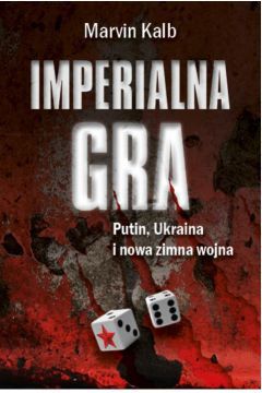 Marvin Kalb, kiedyś dziennikarz, wieloletni korespondent CBS w Moskwie i profesor Harvardu, bada, jak Krym stał się globalną beczką prochu. Świat był zaszokowany, kiedy Władimir Putin dokonał inwazji i zajął go w marcu 2014 roku. W następnych tygodniach prorosyjscy buntownicy zorganizowali szereg powstań w płd wsch. Ukrainie. Stany Zjednoczone i ich zachodni sojusznicy natychmiast nałożyły na Rosję ostre sankcje i gdy tylko było to możliwe, próbowały ją izolować w świecie dyplomacji. Bez rezultatów.
Owo gwałtowne pogorszenie stosunków Wschód Zachód stało się źródłem podstawowych pytań, dotyczących prowokacyjnej polityki Putina i przyszłości Rosji i Ukrainy. Marvin Kalb, który od połowy lat pięćdziesiątych zajmował się Rosją (m.in. jako szef moskiewskiego biura CBS, także jako tłumacz i rzecznik prasowy w amerykańskiej ambasadzie w Moskwie), twierdzi, że w przeciwieństwie do powszechnego mniemania Putin nie zdecydował „nagle” o inwazji na Krym. Czekał na odpowiedni moment od chwili, gdy niezadowoleni Ukraińcy wzniecili na kijowskim Majdanie bunt przeciw prorosyjskiemu reżimowi. Demonstracje te doprowadziły Putina do wniosku, że ukraińska opozycja stanowi egzystencjalne zagrożenie dla Rosji.
W Imperialnej grze autor analizuje, jak Putin doszedł do tego wniosku, przyglądając się krytycznie niedawnej historii politycznej post sowieckiej Rosji. Wgłębia się także w rosyjskie i ukraińskie dzieje, aby wyjaśnić, co trzyma te kraje razem, a jednocześnie je od siebie odpycha.
Kalb uważa, że los świata po okresie zimnej wojny zależy od rozwiązania kryzysu ukraińskiego. Dopóki traktujemy to jako problem, który ma rozwiązać z jednej strony Rosja, a z drugiej Stany Zjednoczone i Europa, pozostanie on niebezpieczną strefą o zasięgu międzynarodowym. Jedyne rozsądne rozwiązanie spoczywa w rękach Rosji i Ukrainy, które muszą uznać, że przyszłość ich krajów jest nierozerwalnie związana poprzez geografię, władzę, politykę i historię, którą Kalb ożywia na kartach swojej książki.
Ale ma ta książka także dodatkowy dla polskiego czytelnika walor: możemy dzięki niej odtworzyć sobie sposób myślenia amerykańskich elit intelektualno-politycznych na temat Europy Środkowej i Wschodniej. I nie ma się co czarować: nie jest to polonocentryczny punkt widzenia…