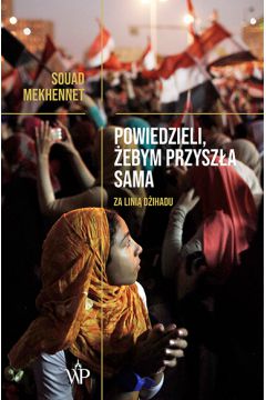 Na froncie wojny z dżihadem

„Oznajmiłam moim kontaktom w ISIS, że zadam takie pytania, jakie zechcę, ale nie zamierzam autoryzować ich wypowiedzi ani nie pokażę im artykułu przed publikacją. Musiałam też otrzymać gwarancję, że nie zostanę porwana.”

Powiedzieli, żebym przyszła sama to reporterskie spojrzenie na „wojnę z terroryzmem” i jej konsekwencje na Bliskim Wschodzie. W porywającej narracji Souad Mekhennet łączy amerykańską okupację Iraku z powstaniem ISIS, zarysowuje konflikt sunnicko-szyicki, pisze o walkach z Al-Kaidą, traktowaniu muzułmanów w Europie oraz analizuje przyczyny i skutki Arabskiej Wiosny. Spoiwem tych historii jest sama autorka – niemiecka dziennikarka marokańskiego pochodzenia. Jedno z jej pierwszych śledztw dotyczyło dżihadystów, którzy do ataku na WTC i Pentagon przygotowywali się w Hamburgu. Dzięki swojemu pochodzeniu dociera do ludzi, do których zachodni dziennikarze nie mają dostępu. To ona jako pierwsza opisała tortury w tajnych więzieniach CIA i odkryła, że Jihadi John był Brytyjczykiem, który nazywał się Mohammed Emwazi.