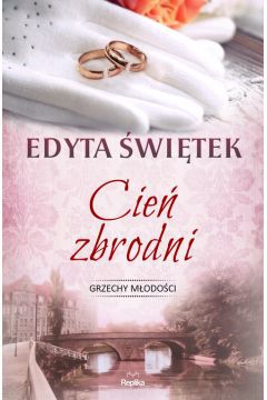 Książka wydana w serii Wielkie Litery - w specjalnym formacie z dużą czcionką dla seniorów i osób słabowidzących.
FASCYNUJĄCA,PEŁNA EMOCJI, MIŁOŚCI I DRAMATÓW HISTORIA POLSKIEJ RODZINY
Dla rodziny Trzeciaków nadciągają trudne czasy. Pogłębiający się kryzys sprawia, że Justyna ledwo wiąże koniec z końcem. Gnębiony wyrzutami sumienia Tymoteusz usiłuje ją wspierać, niestety sam doświadcza prawdziwej tragedii. Czy nad Tymoteuszem zawisła klątwa, która zrujnuje mu życie? Wojciech Kost podejmuje decyzję o opuszczeniu żony. Niespodziewanie Helena otrzymuje paczkę oraz list z zagranicy od tajemniczego nadawcy. Jak poradzą sobie Trzeciakowie w okresie stanu wojennego?