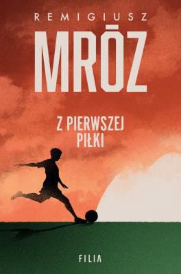 Książka wydana w serii Wielkie Litery – w specjalnym formacie z dużą czcionką dla seniorów i osób słabowidzących. Nim doszło do tragedii, Rewera Opole została okrzyknięta największym fenomenem polskiego futbolu. W efektowny sposób awansowała do najwyższej klasy rozgrywkowej, a potem rozbijała rywali jednego po drugim. Wszystko skończyło się, gdy trener i piętnastu piłkarzy zginęło w tragicznym wypadku. Teraz klub, pozbawiony większości kadry, znalazł się na skraju przepaści. Nowy szkoleniowiec jest zwalnianym z kolejnych drużyn wyrzutkiem, a jego zespół składa się z niedoświadczonych, młodych chłopaków z podwórka. Czy uda im się stawić czoła najlepszym ligowym zespołom? I obronić to, co wywalczyli ich poprzednicy? Kibice pokładają największe nadzieje w nastolatku grającym z numerem 15, którego marzeniem jest podbicie piłkarskiego świata. Popełnia on jednak tragiczny błąd, który kosztować może go nie tylko karierę, ale także życie.