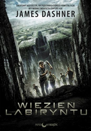 Światowy bestseller, na podstawie którego powstał film wytwórni Twentieth Century Fox. Film już w kinach!
Więzień Labiryntu to pierwszy tom trylogii amerykańskiego autora Jamesa Dashnera, która stała się światowym bestsellerem i jest uznawana za jedną z najlepszych książek tego gatunku, obok takich tytułów jak „Igrzyska Śmierci” czy „Niezgodna”.

Więzień Labiryntu to pełna akcji i nieustającego napięcia książka, która chwyci czytelnika za gardło, i nie puści aż do ostatniej strony, ponieważ każde wejście do Labiryntu może stać się przepustką do koszmaru, i walką na śmierć i życie…

*

Kiedy Thomas budzi się w ciemnej windzie, jedyną rzeczą jaką pamięta jest jego imię. Kiedy drzwi się otwierają jego oczom ukazuje się grupa nastoletnich chłopców, która wita go w Strefie – otwartej przestrzeni otoczonej wielkimi murami, która znajduje się w samym centrum wielkiego i przerażającego Labiryntu