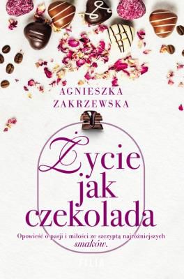 Książka wydana w serii Wielkie Litery – w specjalnym formacie z dużą czcionką dla seniorów i osób słabowidzących. W tej opowieści życie ma smak czekolady… Nad Malinową Bombonierką zawisły czarne chmury. Pasierb ciotki Emilii nie cofnie się przed niczym, żeby odebrać Ninie należne jej dziedzictwo. Zdesperowana dziewczyna, szukając ratunku, czyta stare zapiski swojej ciotki i poznaje fascynującą historię jej życia. Młoda Emilia Dobrzycka, zmuszona przez apodyktyczną matkę do wstąpienia do zakonu, musi zrezygnować z beztroskich marzeń o studiach. Kiedy przełożona wysyła ją na postulat do Szwajcarii, trafia do małej manufaktury pralinek. Siostry uczą ją tajników produkcji najlepszej na świecie czekolady i dzięki temu Emilia zyskuje nowy cel w życiu. Jak zakończy się batalia Niny o chocolatierkę i jaki wpływ będą na nią miały sekrety z przeszłości ciotki? Czy bracia Jeurissenowie o romantycznie brzmiących imionach – Romeo i Valentijn – okażą jej wsparcie czy wręcz przeciwnie? Dowiecie się tego z urokliwej opowieści, która udowadnia, że życie jest jak czekolada – czasem słodkie, niekiedy gorzkie, a momentami twarde jak orzechy wypełniające jej aksamitne wnętrze…