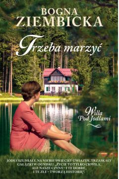 TO TU, W STARYM DOMU W ZAGÓRZU, SPOTYKAJĄ SIĘ WOJENNA PRZESZŁOŚĆ I TERAŹNIEJSZOŚĆ. Minął rok, odkąd Jaga zamieszkała w willi Pod Jodłami. Znalazła nową pracę, randkuje z Damianem. Zaprzyjaźnia się z panią Anielą, od której kupiła dom, i stopniowo poznaje jej burzliwą przeszłość: tajne życie agentki przedwojennego polskiego wywiadu. Siostra Jagi, Mela, szykuje się do ślubu. Jednak jej dawny narzeczony nie zamierza odpuścić. Robi wszystko, by Mela do niego wróciła. DO TEJ PORY ZAWSZE KTOŚ JEJ MÓWIŁ, CO MA ROBIĆ: RODZICE, SZEF, FACET, Z KTÓRYM MIESZKAŁA. TERAZ BYŁA WOLNA. STANĘLI WOKÓŁ OGNIA, PILI GORĄCĄ HERBATĘ. JODŁY SZUMIAŁY JAK MORZE, NA NIEBIE ŚWIECIŁY GWIAZDY, TRZASKAŁY GAŁĄZKI W OGNISKU.