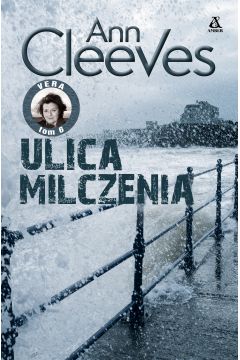 Światowy bestseller zekranizowany jako serial telewizyjny.

Seria Vera została zekranizowana z Brendą Blethyn – dwukrotnie nominowaną do Oscara laureatką Złotego Globu i Złotej Palmy – jako serial telewizyjny bijący na świecie rekordy popularności, wielokrotnie emitowany również w Polsce.

Seria Vera tom 6

Zbliża się Boże Narodzenie. Sypie śnieg. Detektyw Joe Ashworth wraca z córką do domu zatłoczonym, huczącym śmiechem i przedświątecznym głośnym gwarem metrem. Kiedy wszyscy wysiadają, dziewczynka zauważa, że w wagonie ktoś został. To Margaret Krukowski, elegancka, starsza dama, śmiertelnie ugodzona nożem.

Inspektor Vera Stanhope rozpoczyna śledztwo w nadmorskiej miejscowości w Northumbrii, gdzie mieszkała ofiara. I gdzie kilka dni później uśmiercona została inna kobieta… Czy coś je łączyło? Wydaje się, że mieszkańcy cichej ulicy, przy której mieszkały zamordowane, znają odpowiedź na to i na inne pytania, których jest coraz więcej. Ale milczą…

Próbując poznać przeszłość Margaret, Vera zagłębia się w ukrytą przeszłość spokojnego, pozornie niewinnego miasteczka. Pojawiają się kolejni świadkowie… i kolejni podejrzani, a Vera jest coraz bardziej przekonana, że wszyscy, których przesłuchuje, kłamią. Nie tylko ofiary miały swoje tajemnice…